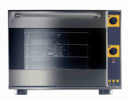 Convection oven with air circulation