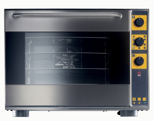 Convection oven with air circulation