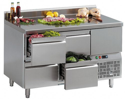 Counter with ventilated cooling and capacity of 260 litres