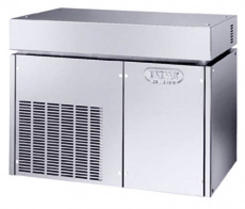 Shards ice maker with water cooling system